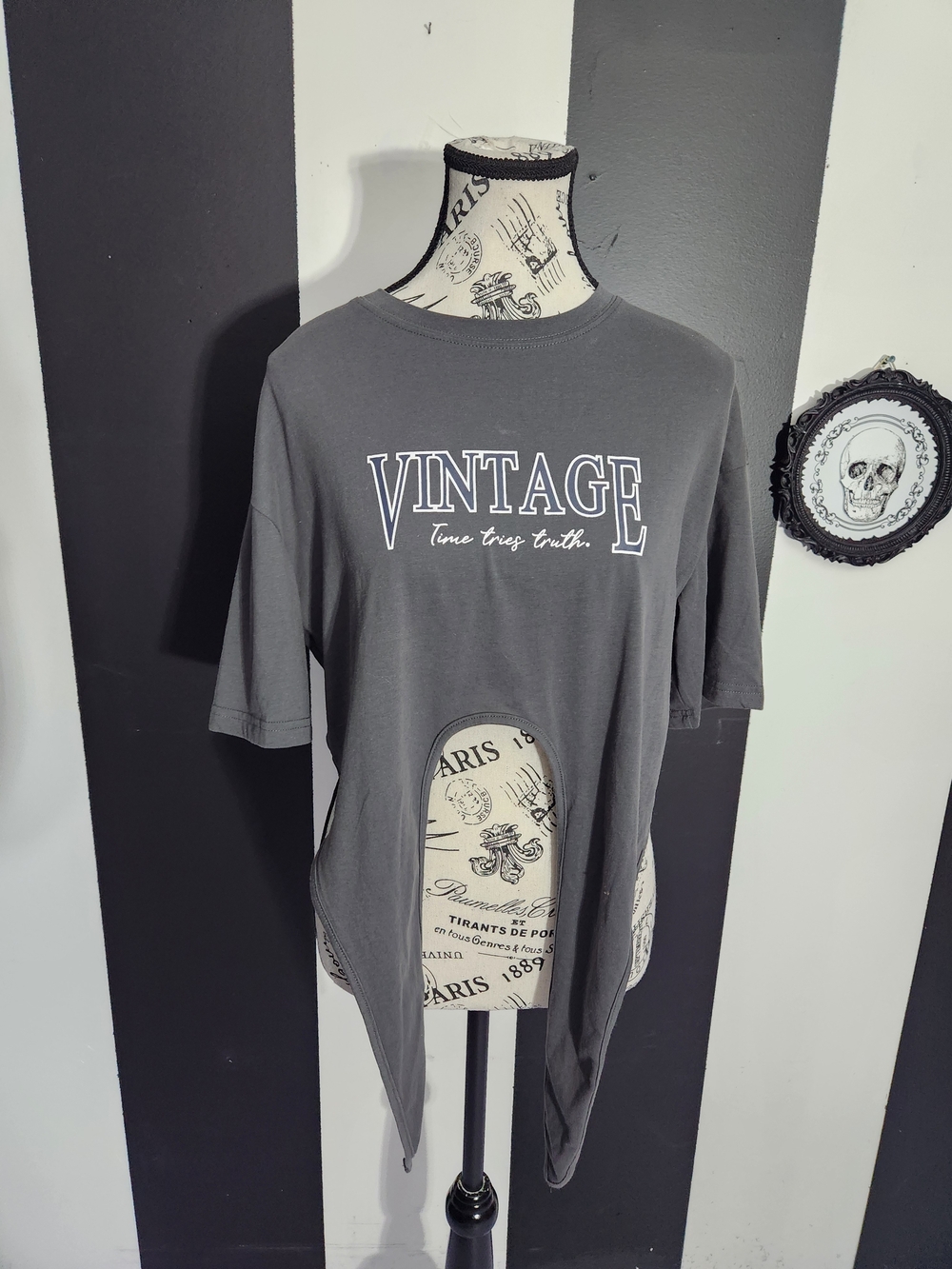 Vintage Graphic Tie-Front Crop Top - Charcoal - Picture 2 of 6